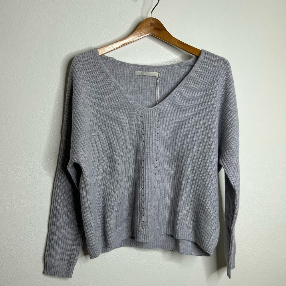 NWT 100% Cashmere Textured Ribbed V - Neck Pullover Gray Sweater Size XS - Picture 7 of 16